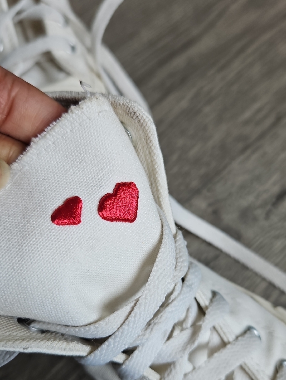 4/$20 Converse Chuck Taylor All Star Hearts Embroidered High Tops - Size 3 - Picture 7 of 10